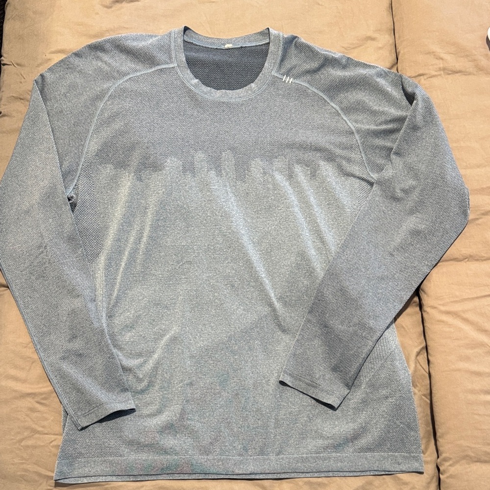 Lululemon Chicago Skyline Metal Vent Tech